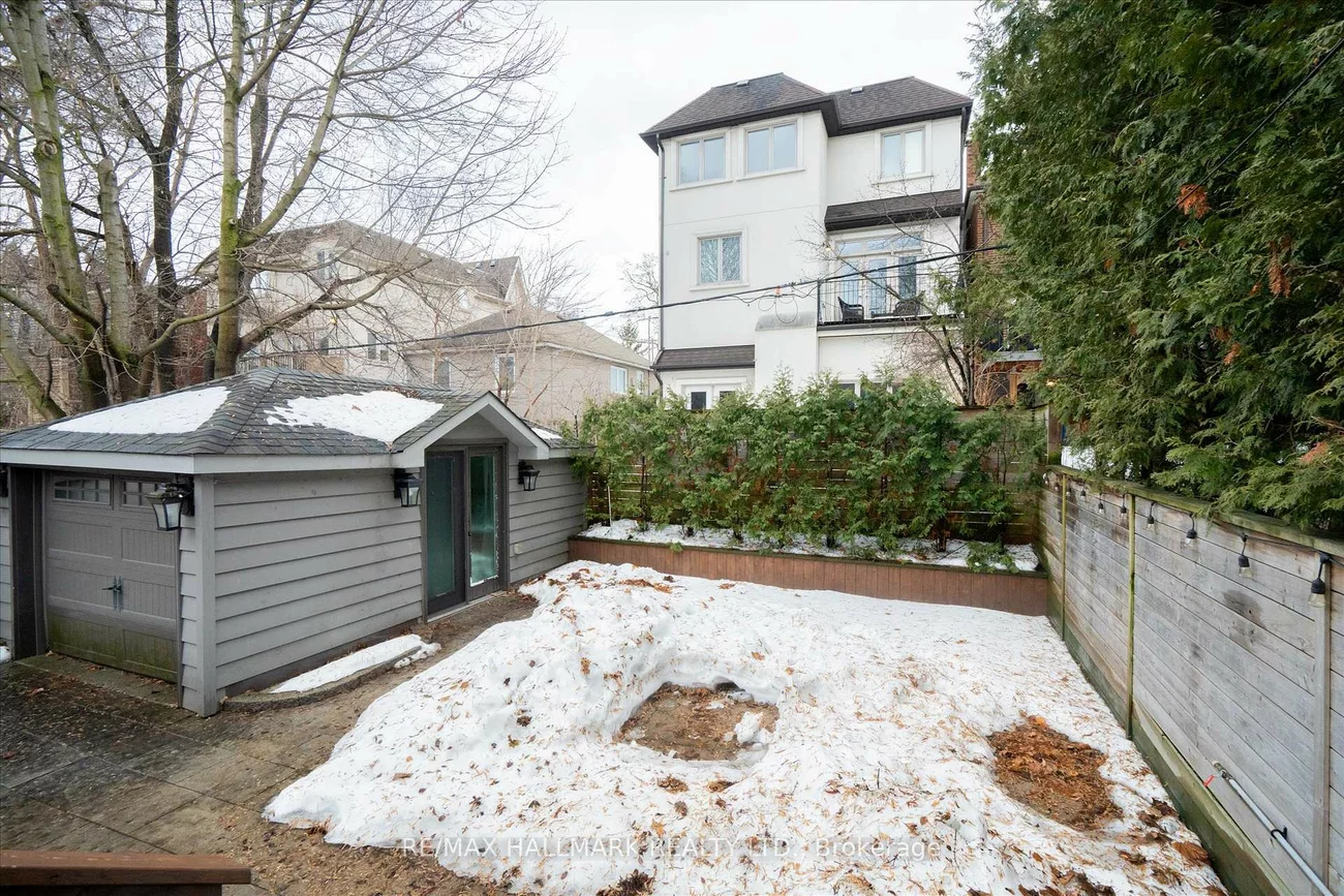 49, Elvina, Mount Pleasant East, Toronto