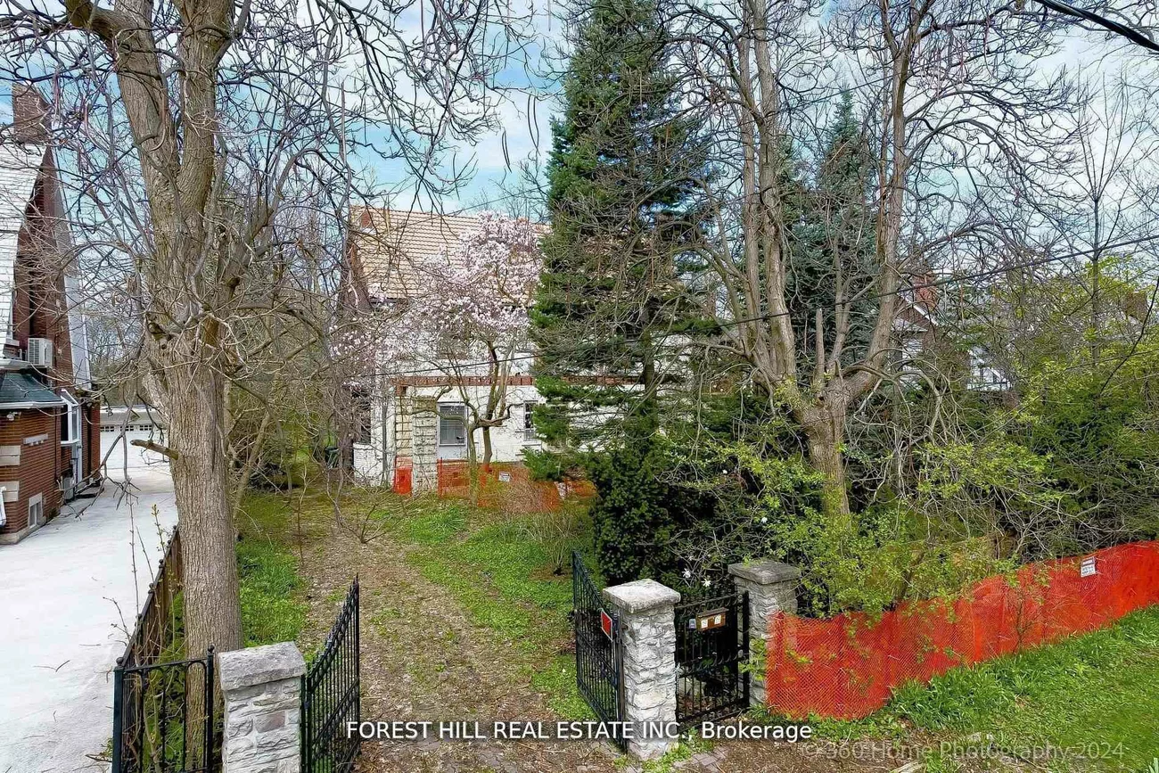 132, Blythwood, Lawrence Park South, Toronto