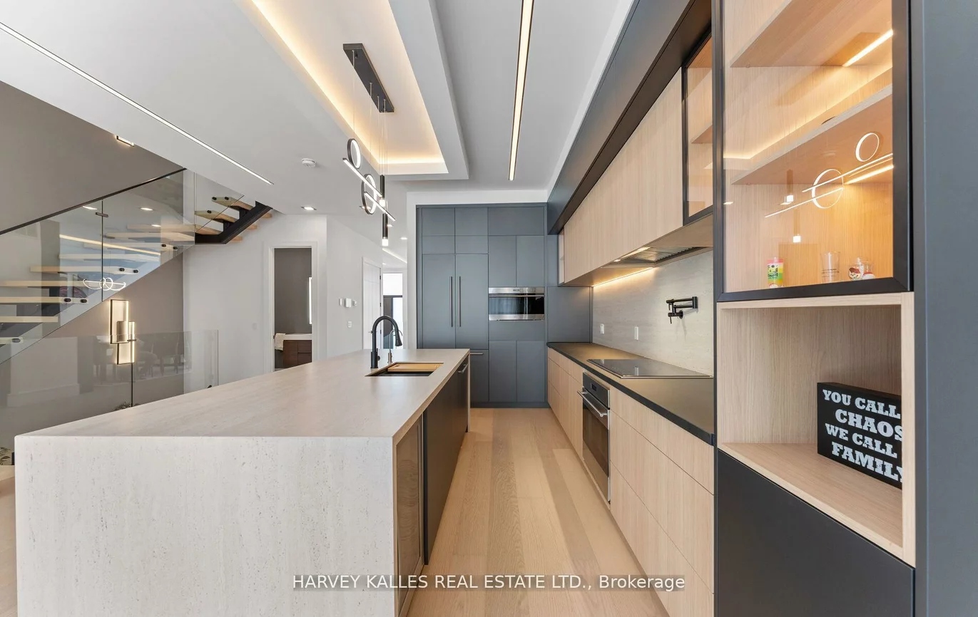 656, Oriole, Yonge-Eglinton, Toronto