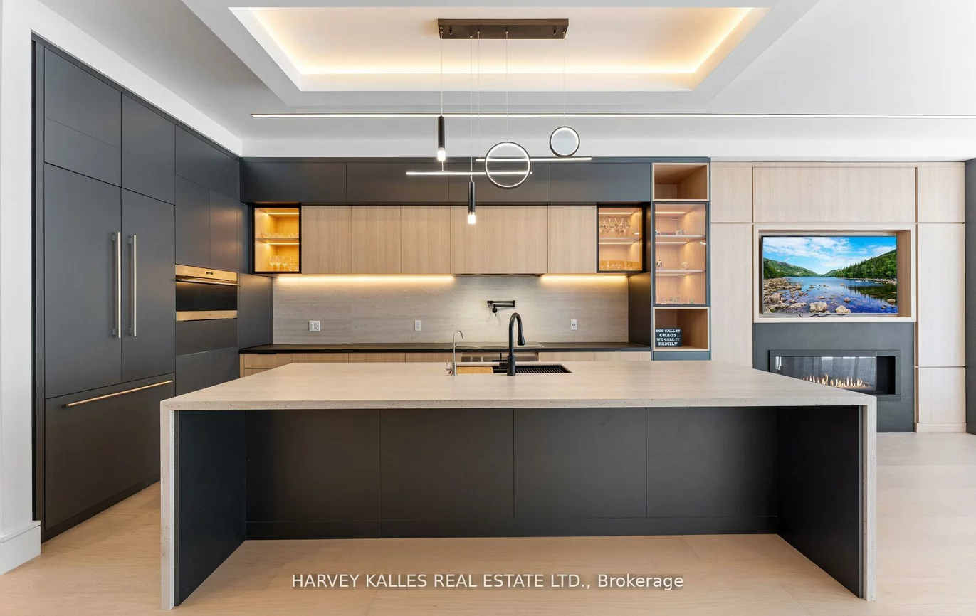 656, Oriole, Yonge-Eglinton, Toronto