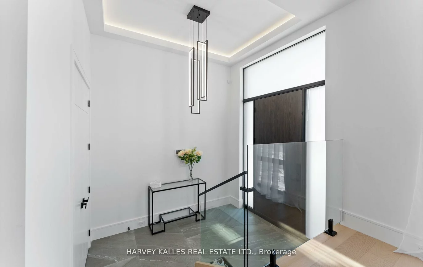 656, Oriole, Yonge-Eglinton, Toronto