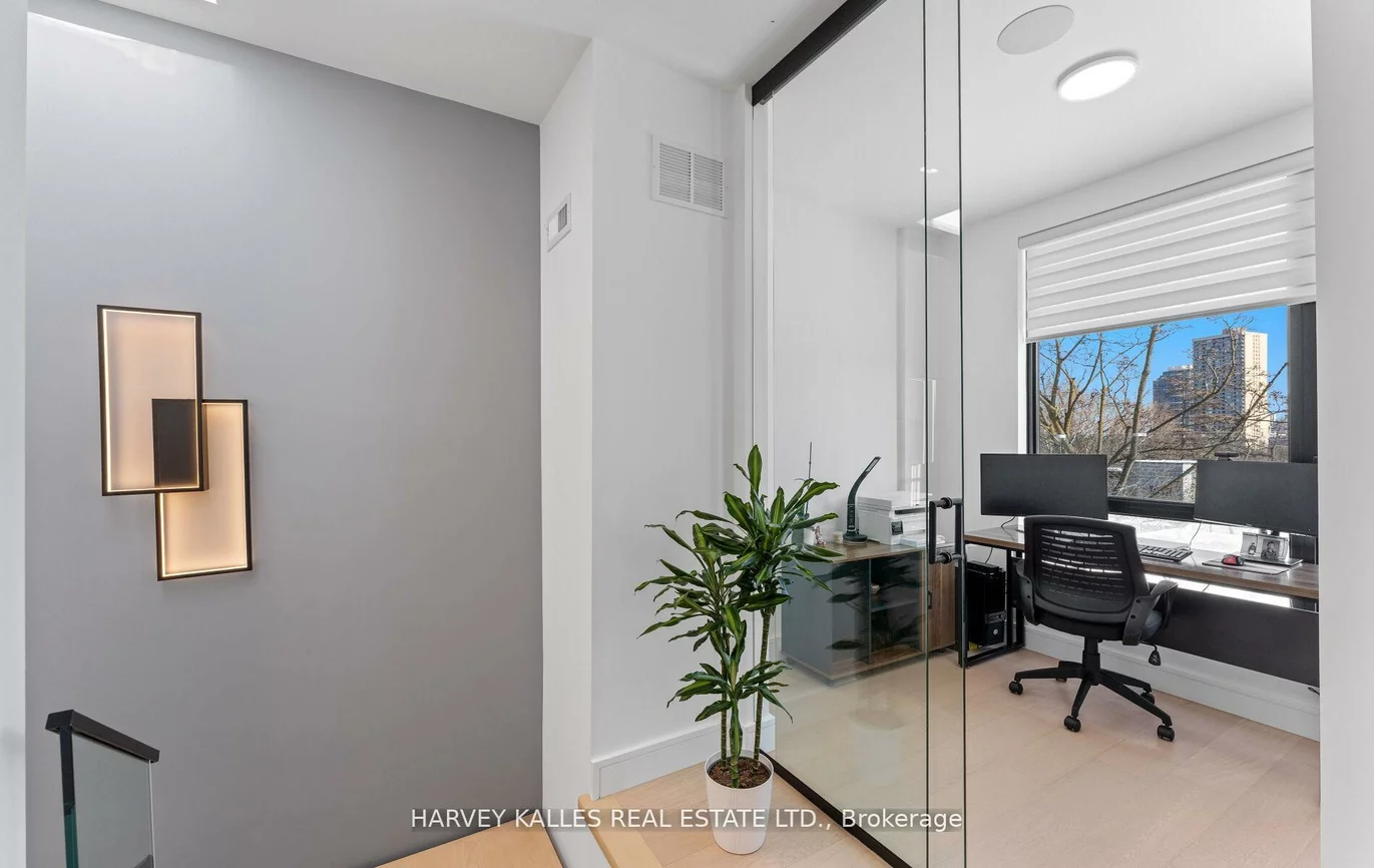 656, Oriole, Yonge-Eglinton, Toronto