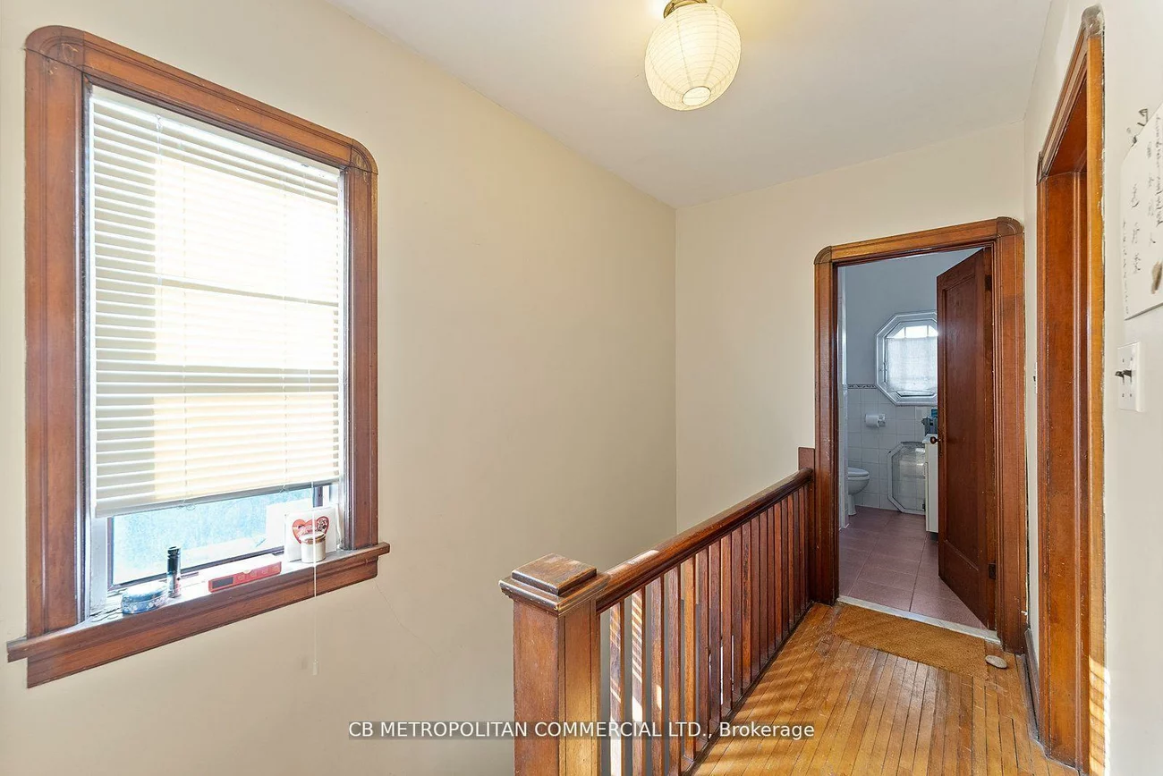 17, Augusta, Kensington-Chinatown, Toronto