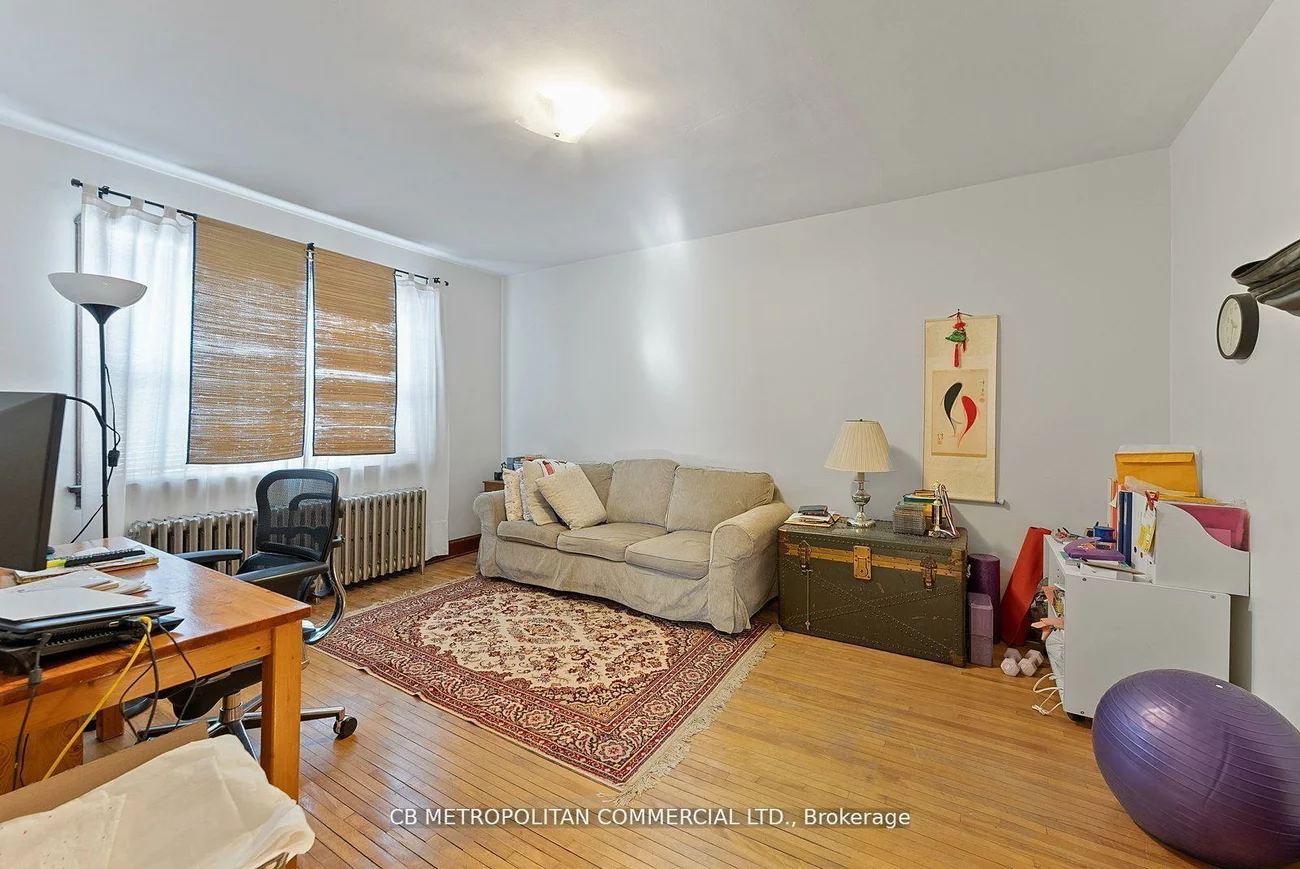 17, Augusta, Kensington-Chinatown, Toronto