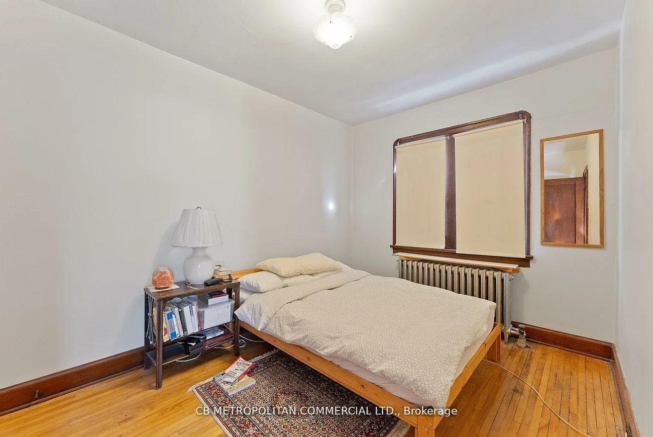 17, Augusta, Kensington-Chinatown, Toronto