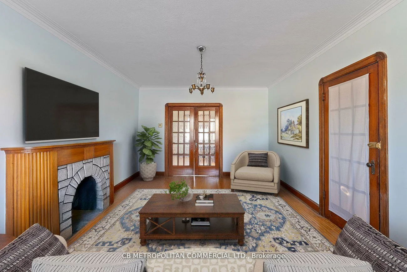 17, Augusta, Kensington-Chinatown, Toronto