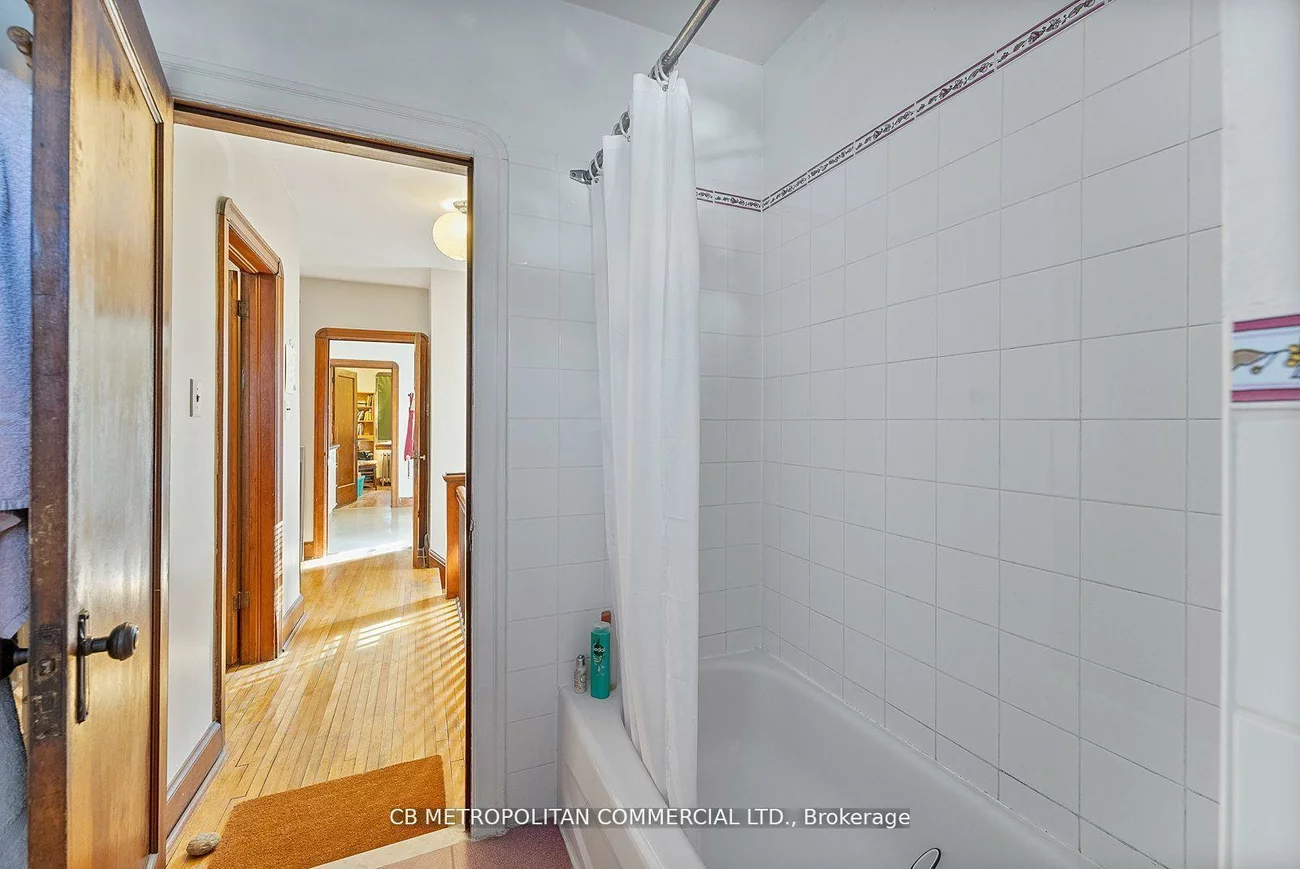 17, Augusta, Kensington-Chinatown, Toronto