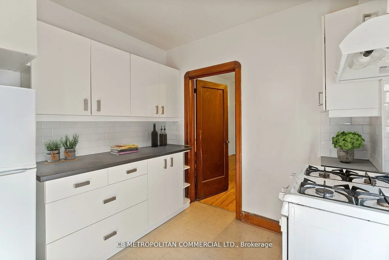 17, Augusta, Kensington-Chinatown, Toronto