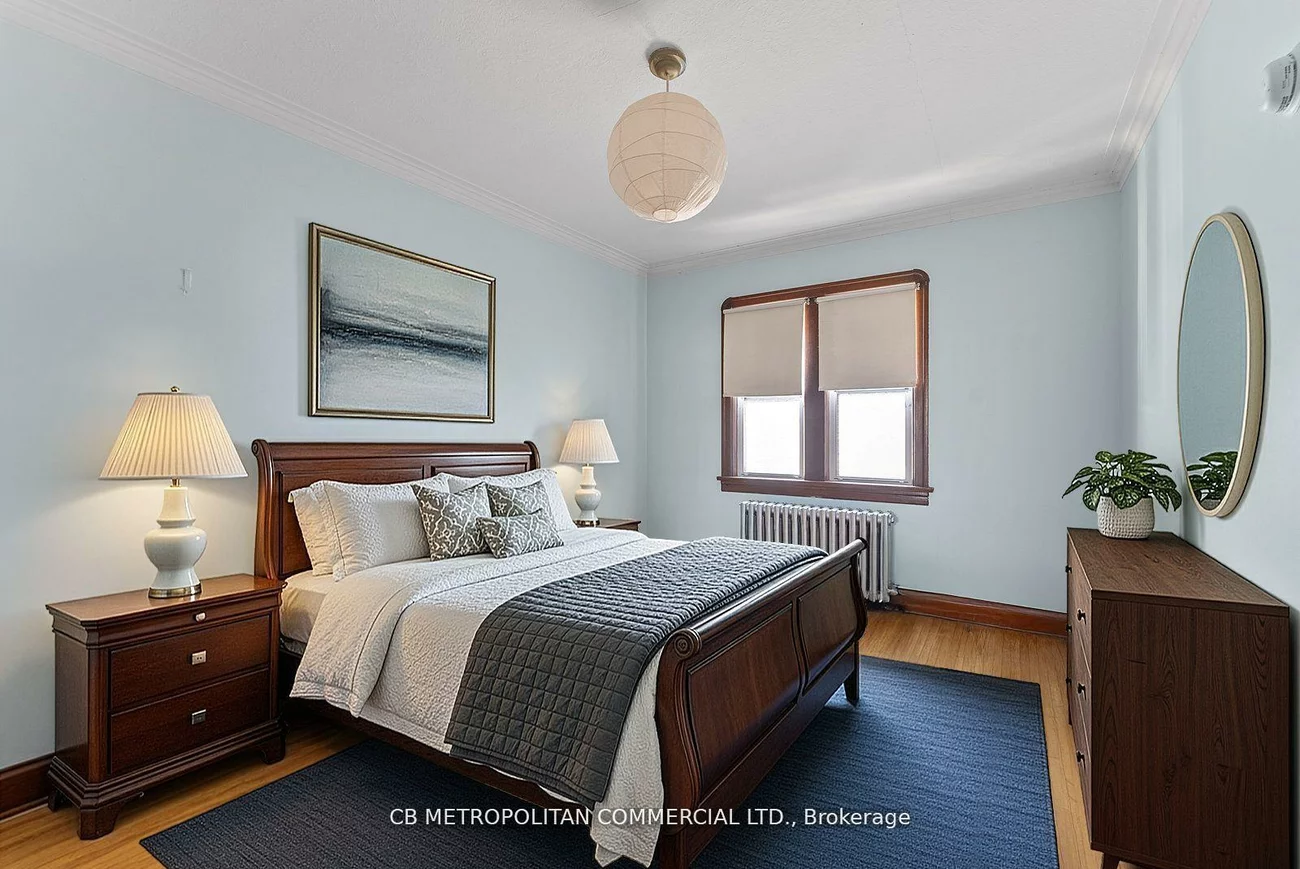 17, Augusta, Kensington-Chinatown, Toronto