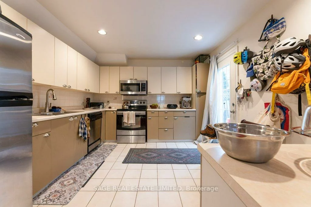 204, Berkeley, Moss Park, Toronto