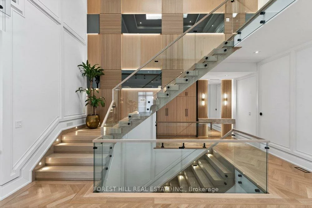 188, Burbank, Bayview Village, Toronto