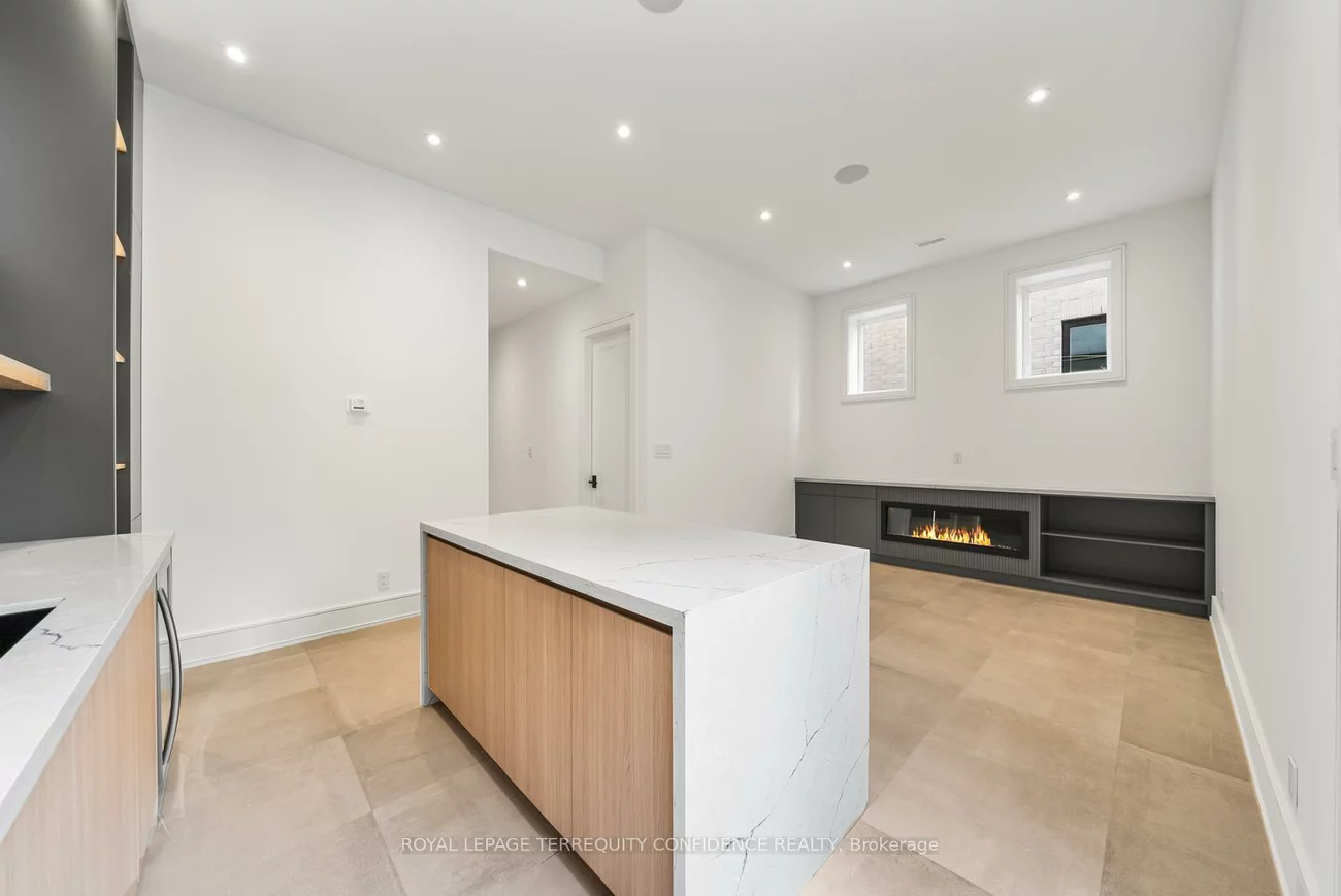 338A, Horsham, Willowdale West, Toronto