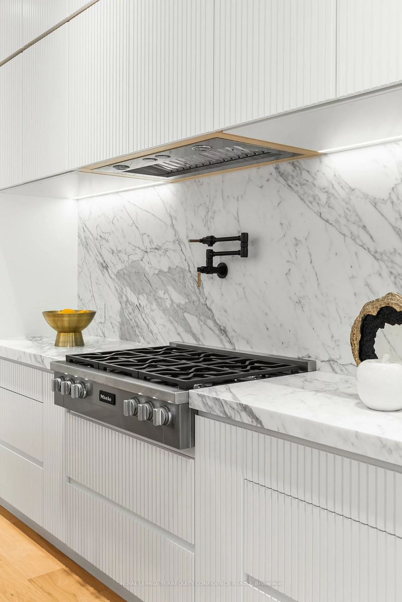 338A, Horsham, Willowdale West, Toronto