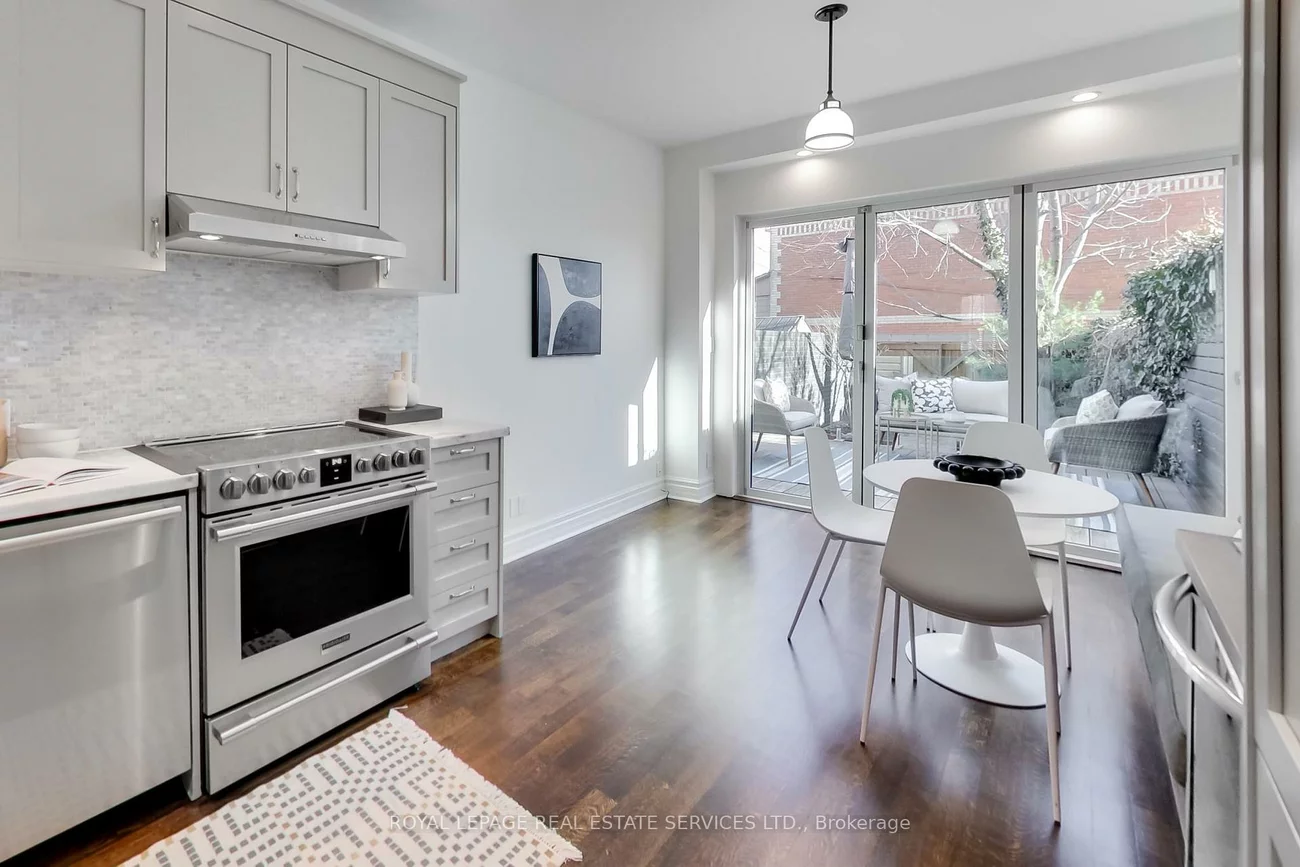 53, Robinson, Trinity-Bellwoods, Toronto