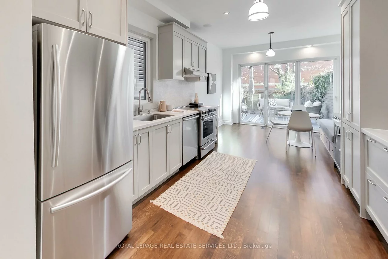 53, Robinson, Trinity-Bellwoods, Toronto