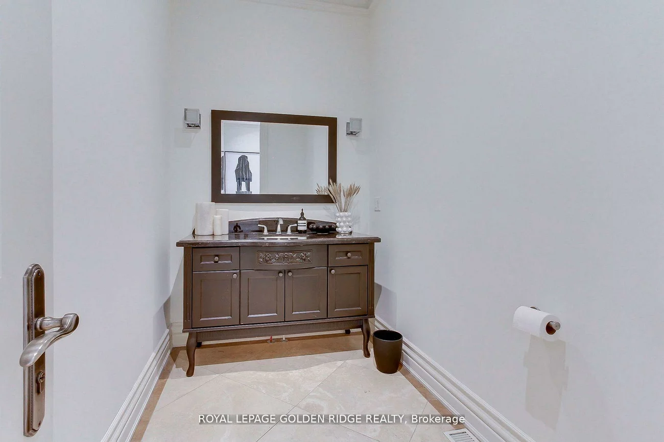 99, Bannockburn, Bedford Park-Nortown, Toronto