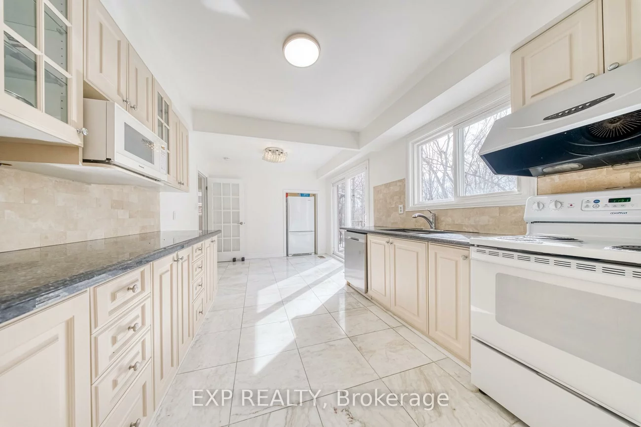 13, Carmel, Bayview Woods-Steeles, Toronto