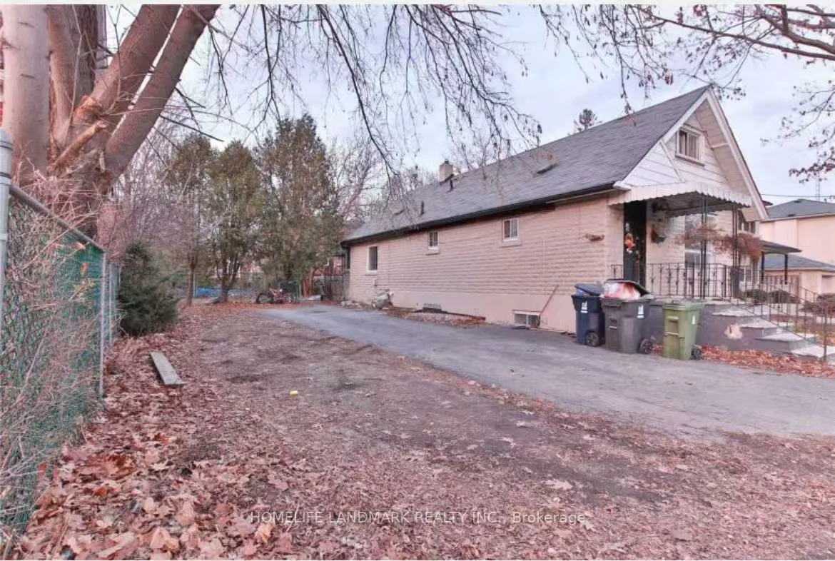360B, Lawrence, Bedford Park-Nortown, Toronto