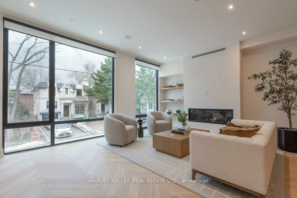 36, Evergreen, Leaside, Toronto
