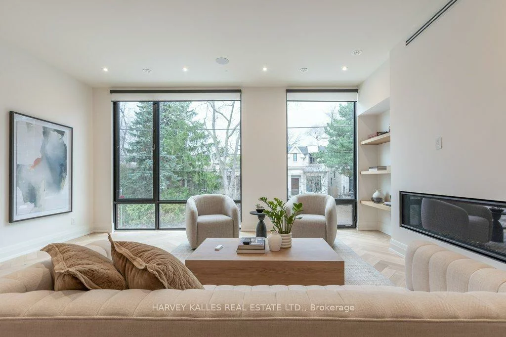 36, Evergreen, Leaside, Toronto