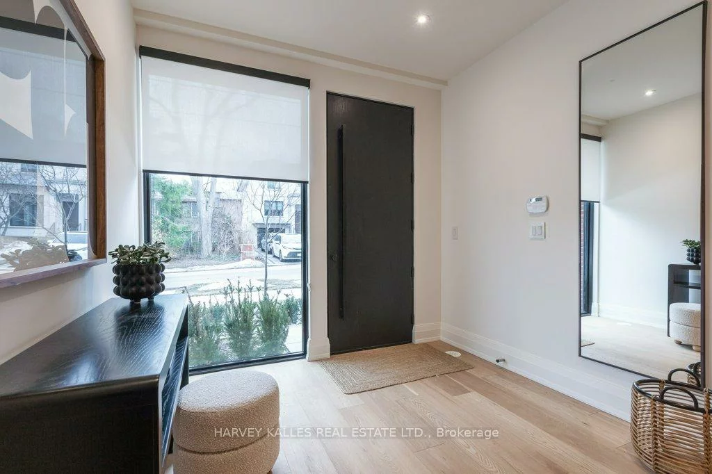 36, Evergreen, Leaside, Toronto