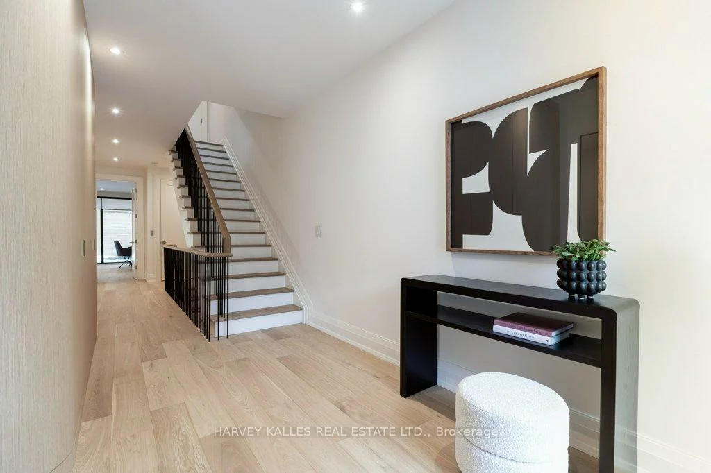 36, Evergreen, Leaside, Toronto