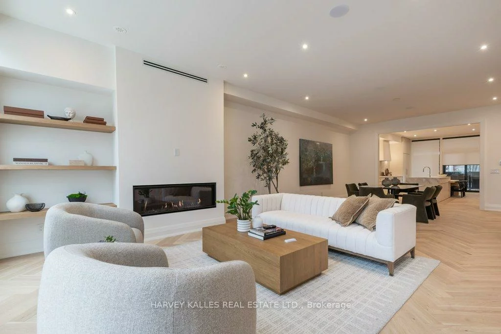 36, Evergreen, Leaside, Toronto