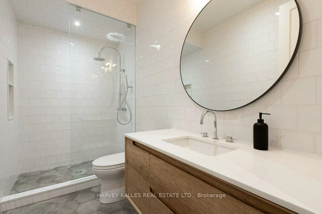 36, Evergreen, Leaside, Toronto