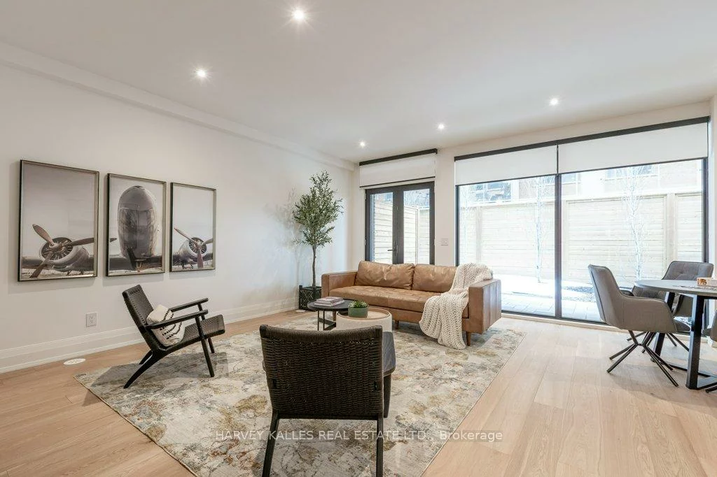 36, Evergreen, Leaside, Toronto