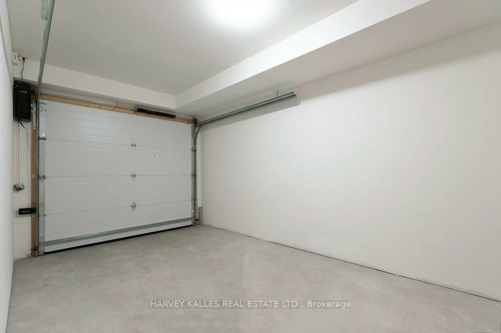 36, Evergreen, Leaside, Toronto