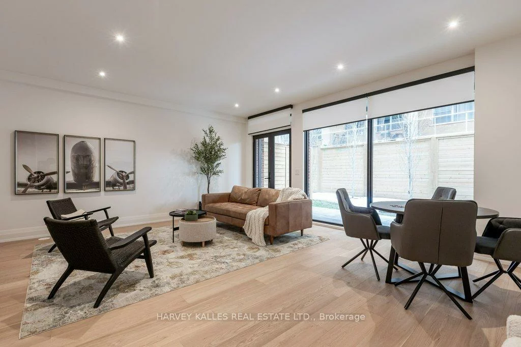 36, Evergreen, Leaside, Toronto