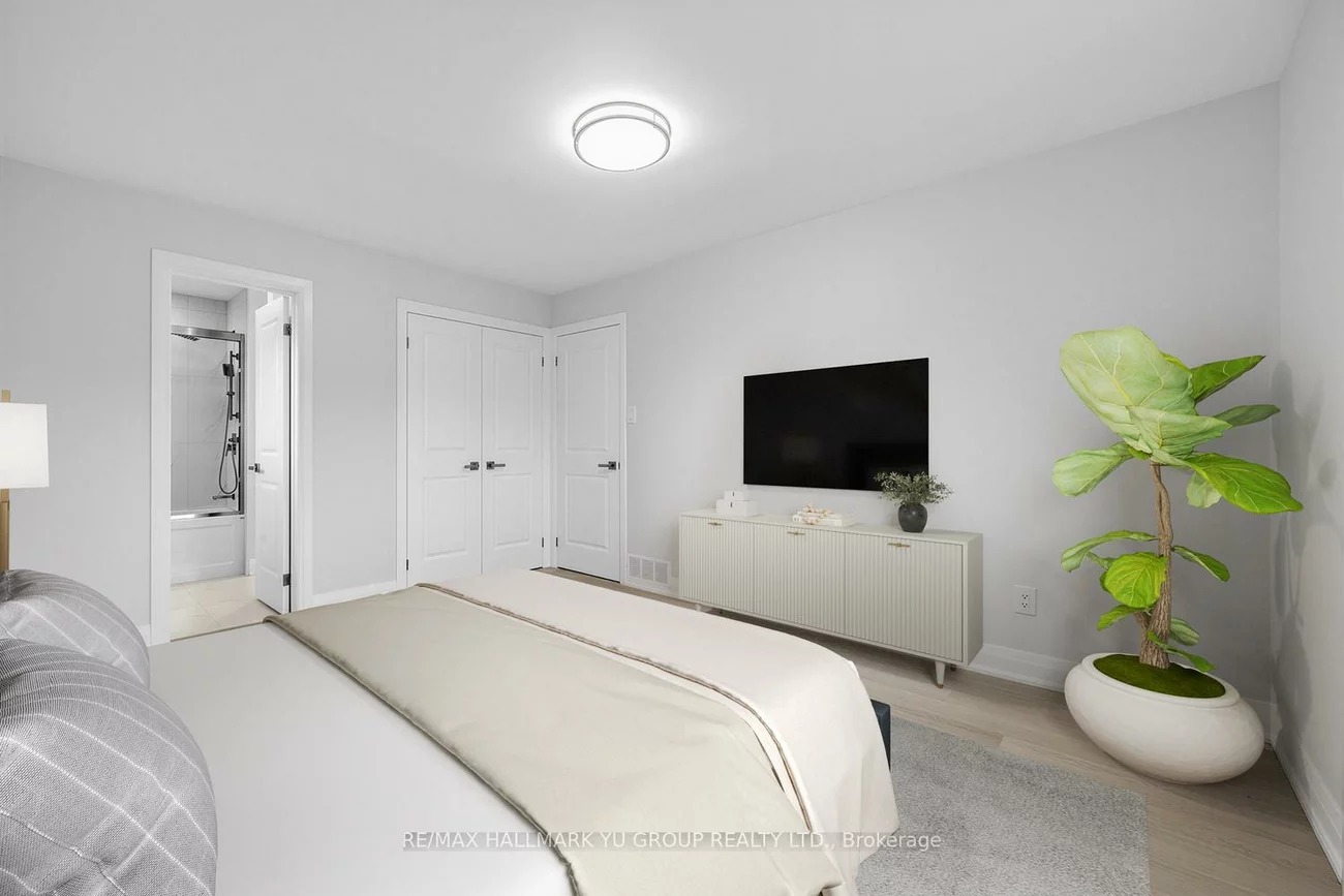 12, Pleasant View, Pleasant View, Toronto