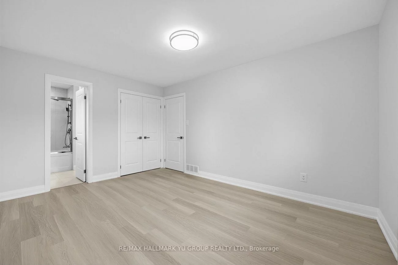 12, Pleasant View, Pleasant View, Toronto