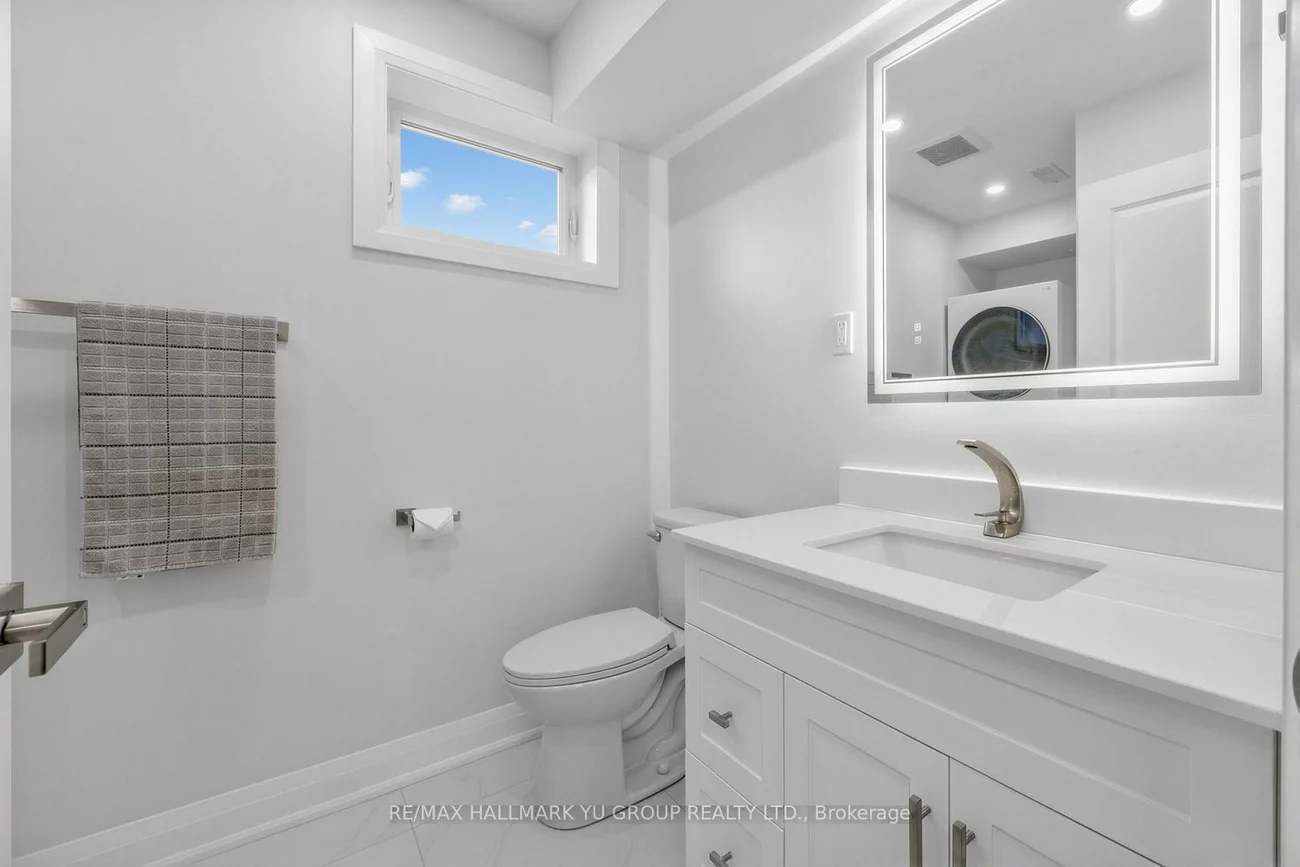 12, Pleasant View, Pleasant View, Toronto