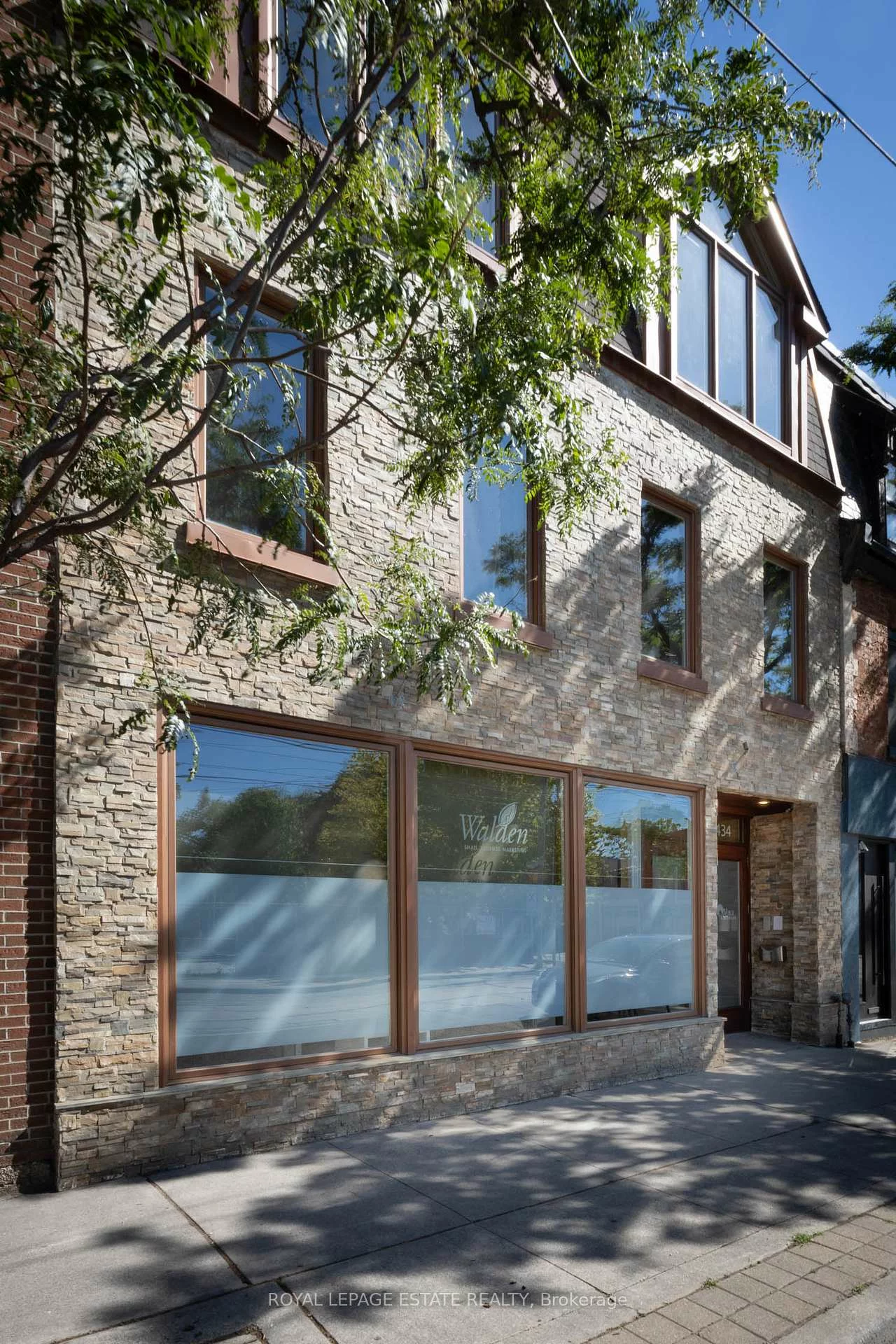 432, Queen, Regent Park, Toronto