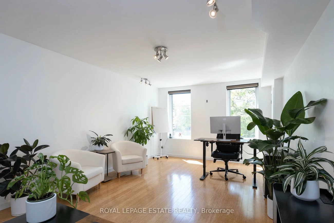 432, Queen, Regent Park, Toronto