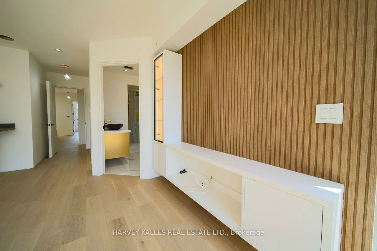 2970A, Bayview, Willowdale East, Toronto