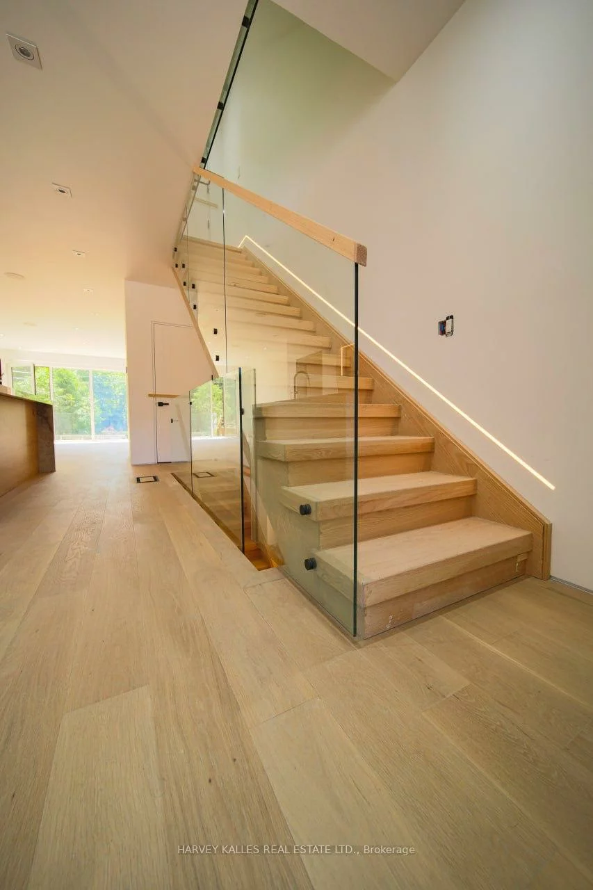 2970A, Bayview, Willowdale East, Toronto