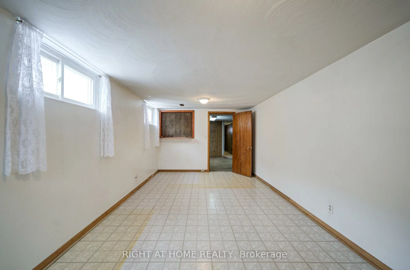 14, Castlebury, Bayview Woods-Steeles, Toronto