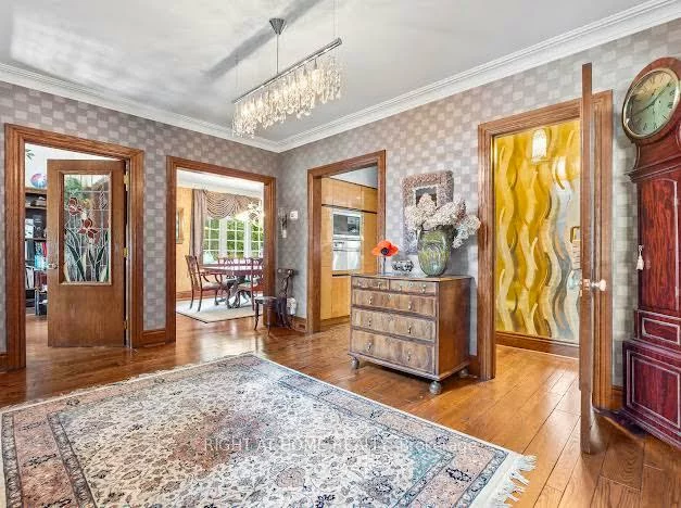 287, RUSSELL HILL, Casa Loma, Toronto