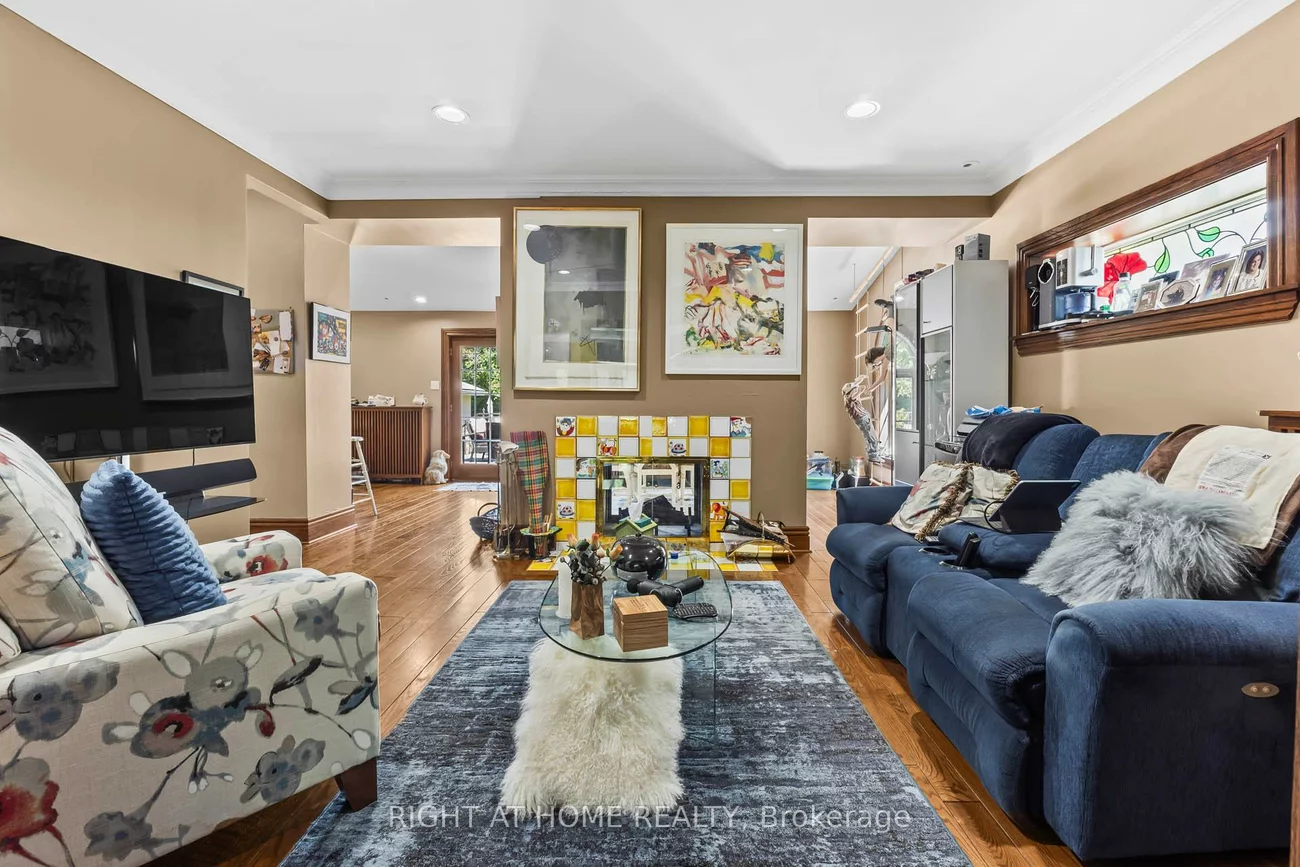 287, RUSSELL HILL, Casa Loma, Toronto