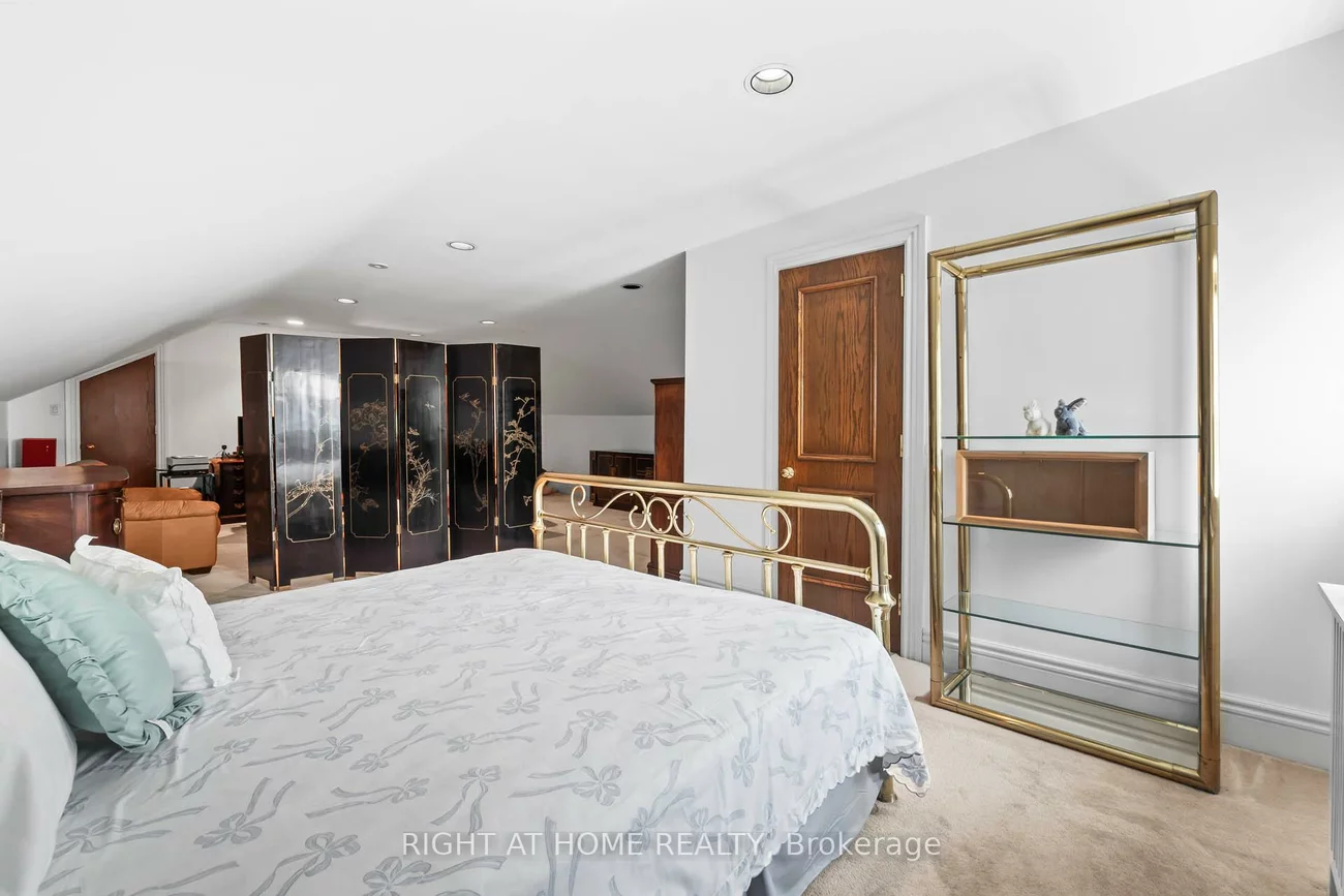 287, RUSSELL HILL, Casa Loma, Toronto