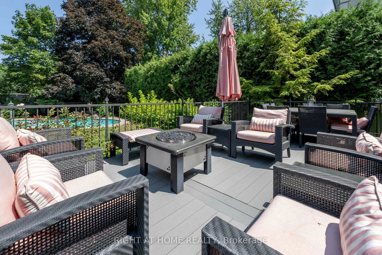 287, RUSSELL HILL, Casa Loma, Toronto