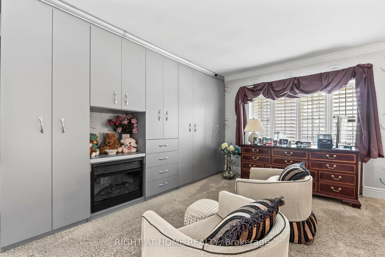 287, RUSSELL HILL, Casa Loma, Toronto