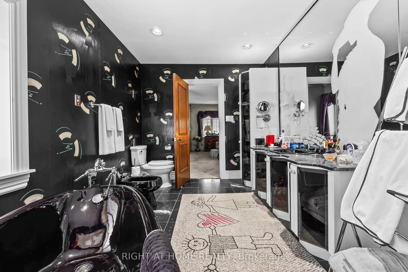 287, RUSSELL HILL, Casa Loma, Toronto