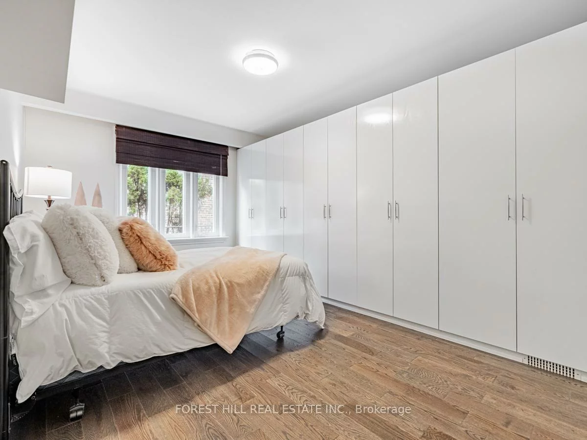 137, Citation, Bayview Village, Toronto