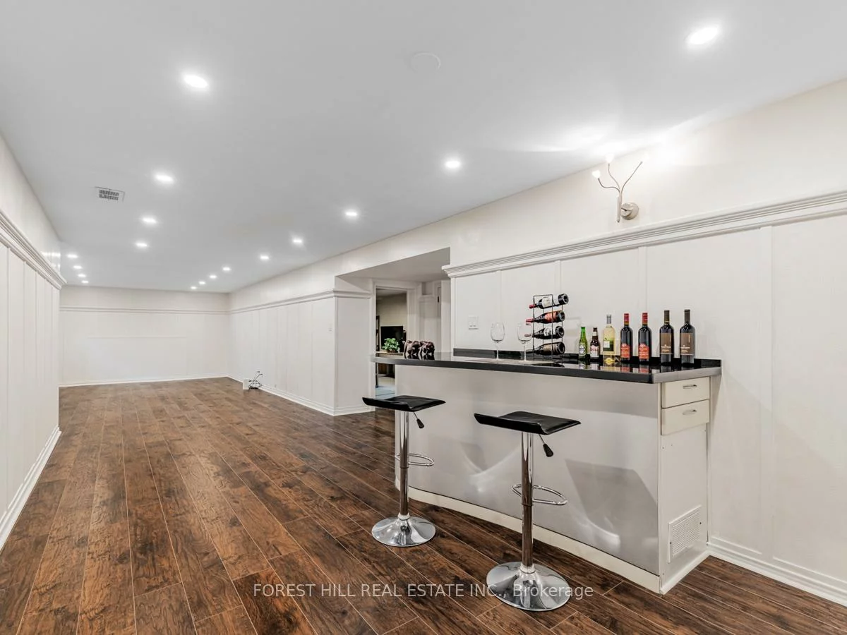 137, Citation, Bayview Village, Toronto