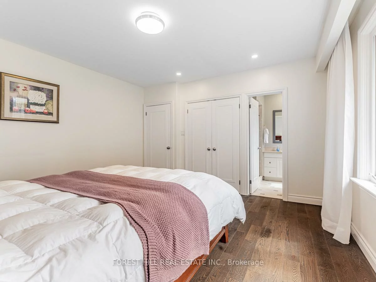 137, Citation, Bayview Village, Toronto