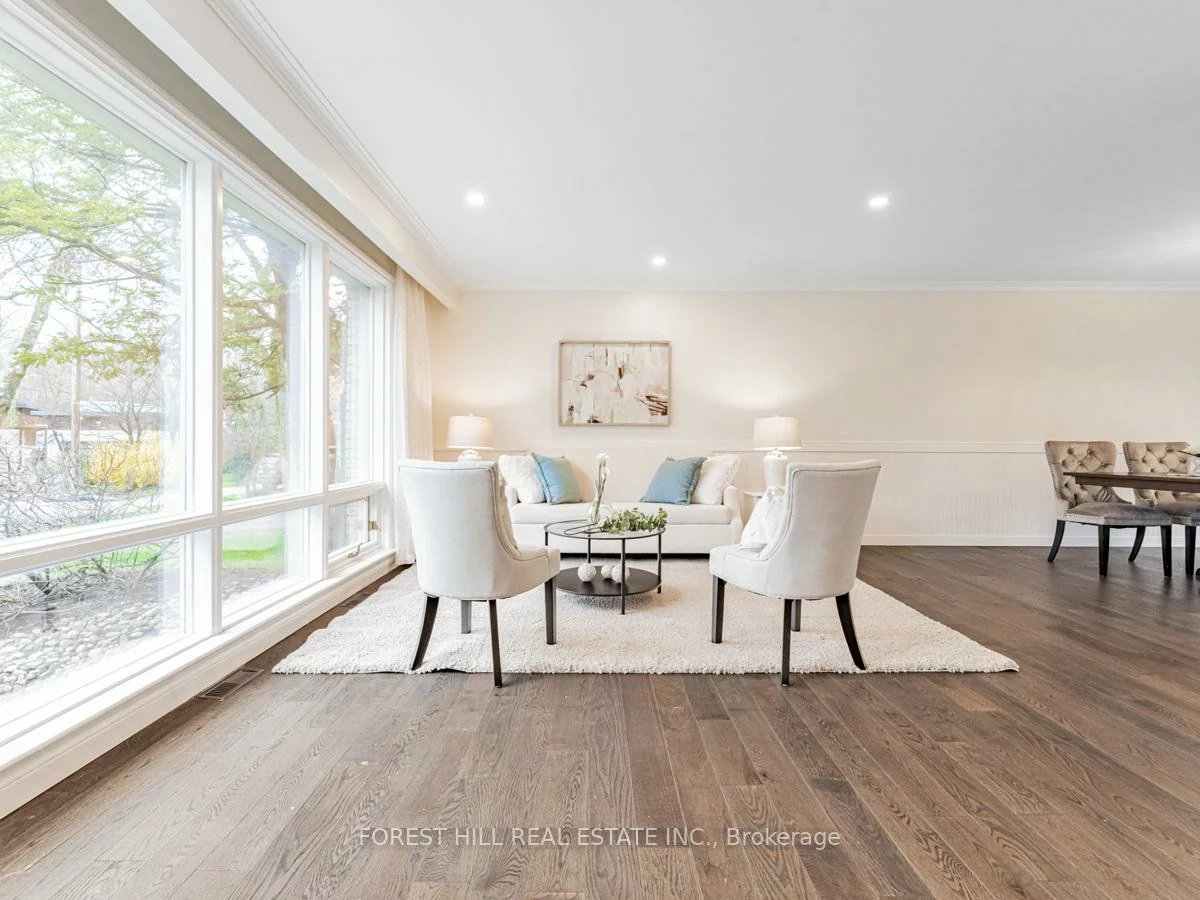 137, Citation, Bayview Village, Toronto