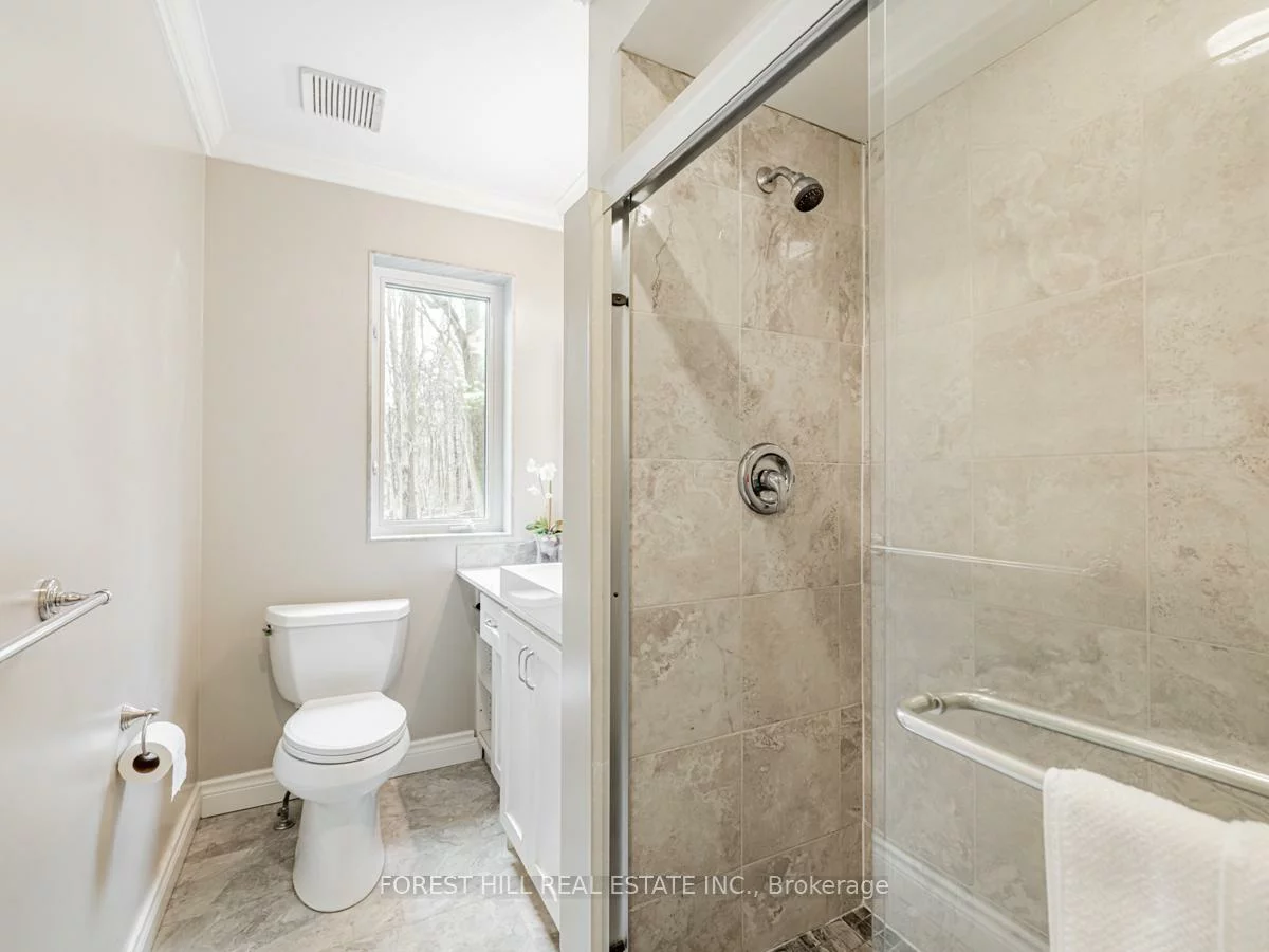 137, Citation, Bayview Village, Toronto